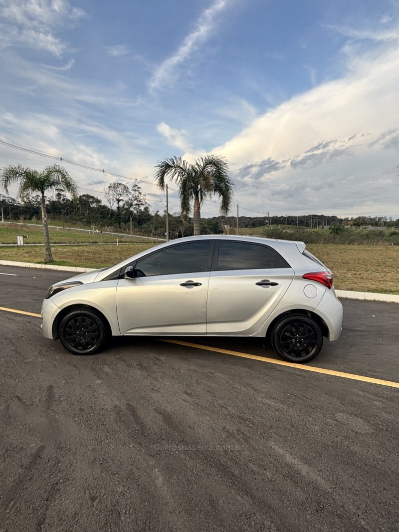 HB20 1.0 COMFORT 12V FLEX 4P MANUAL - 2017 - CARLOS BARBOSA