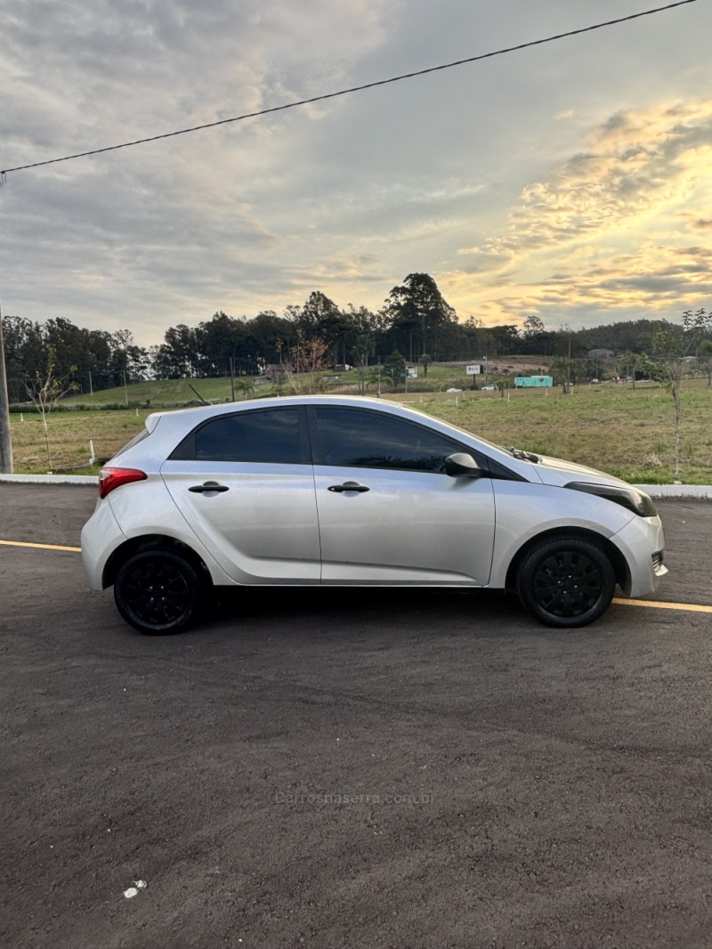 HB20 1.0 COMFORT 12V FLEX 4P MANUAL - 2017 - CARLOS BARBOSA