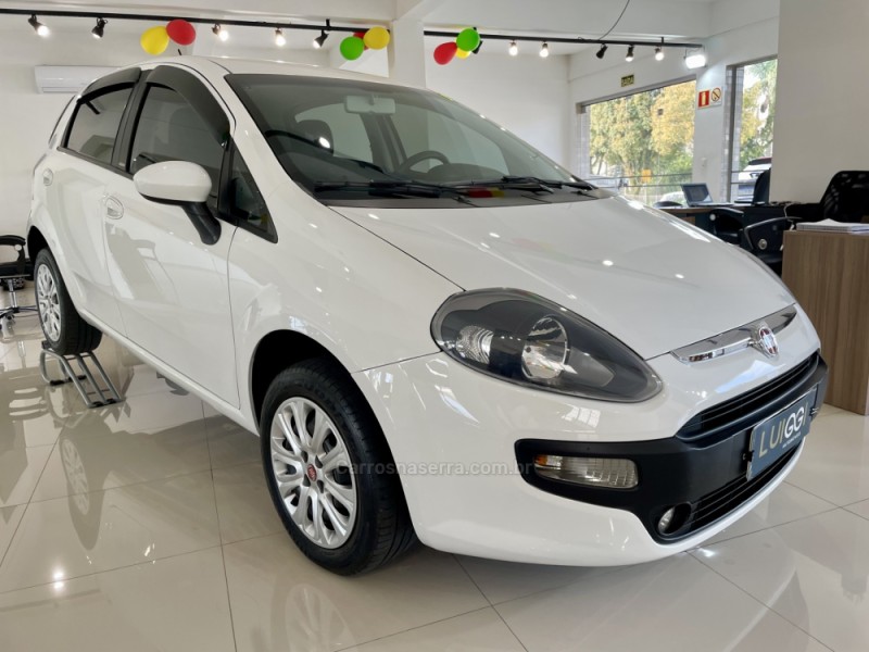 PUNTO 1.4 ATTRACTIVE 8V FLEX 4P MANUAL - 2014 - CARLOS BARBOSA