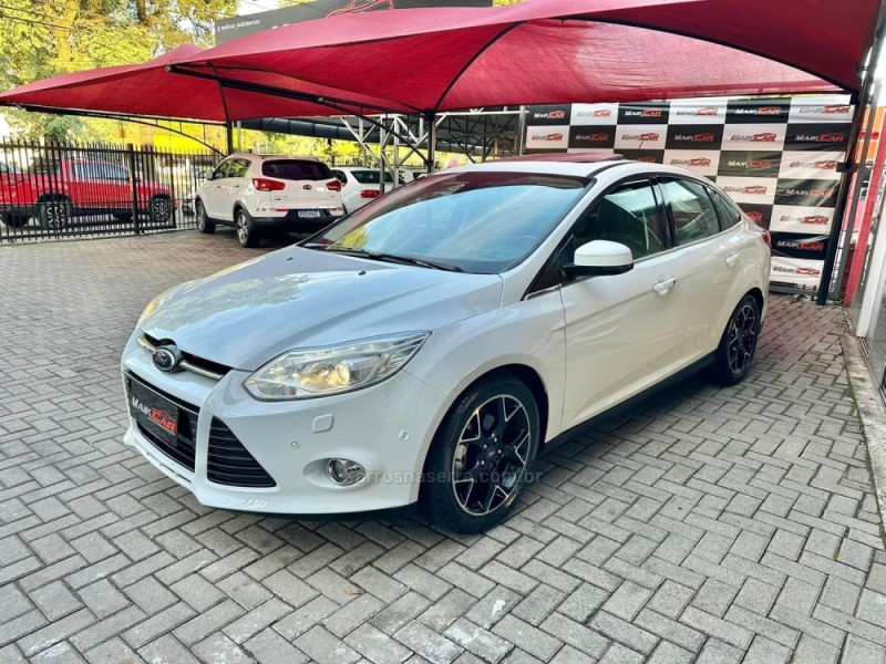 FOCUS 2.0 TITANIUM PLUS SEDAN 16V FLEX 4P AUTOMÁTICO - 2015 - ESTâNCIA VELHA