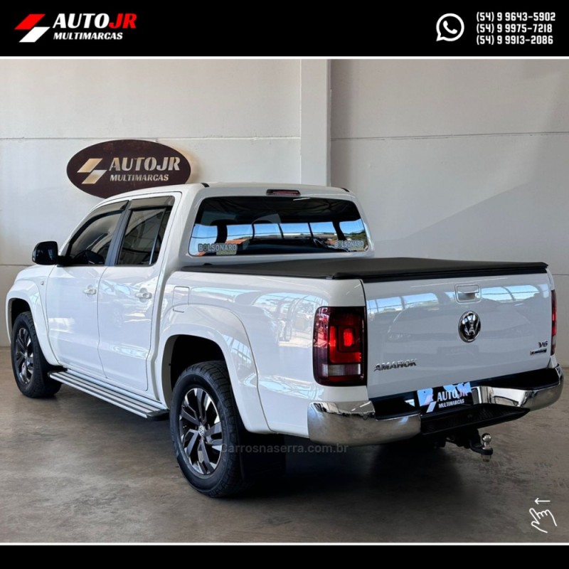 AMAROK 3.0 V6 TDI HIGHLINE CD DIESEL 4MOTION AUTOMÁTICO - 2021 - VACARIA