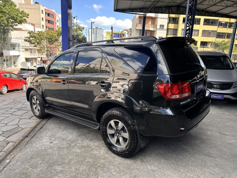 HILUX SW4 3.0 SRV 4X4 CD 16V TURBO INTERCOOLER DIESEL 4P AUTOMÁTICO - 2007 - CAXIAS DO SUL