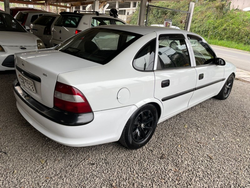 VECTRA 2.0 MPFI GLS 8V GASOLINA 4P MANUAL - 1998 - FARROUPILHA