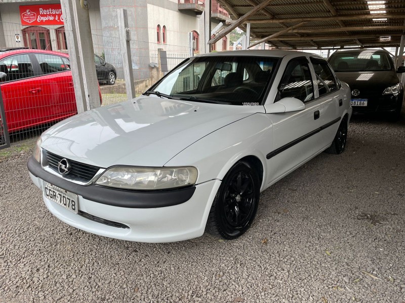 VECTRA 2.0 MPFI GLS 8V GASOLINA 4P MANUAL - 1998 - FARROUPILHA