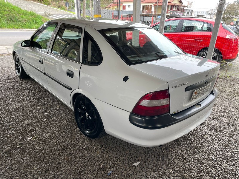 VECTRA 2.0 MPFI GLS 8V GASOLINA 4P MANUAL - 1998 - FARROUPILHA