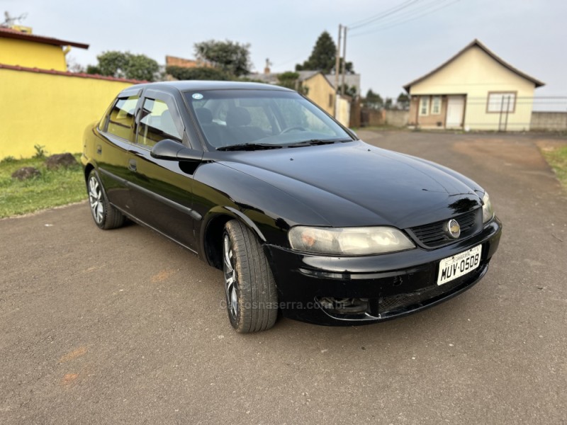 VECTRA 2.2 MPFI CHALLENGE 16V GASOLINA 4P MANUAL - 2000 - VACARIA