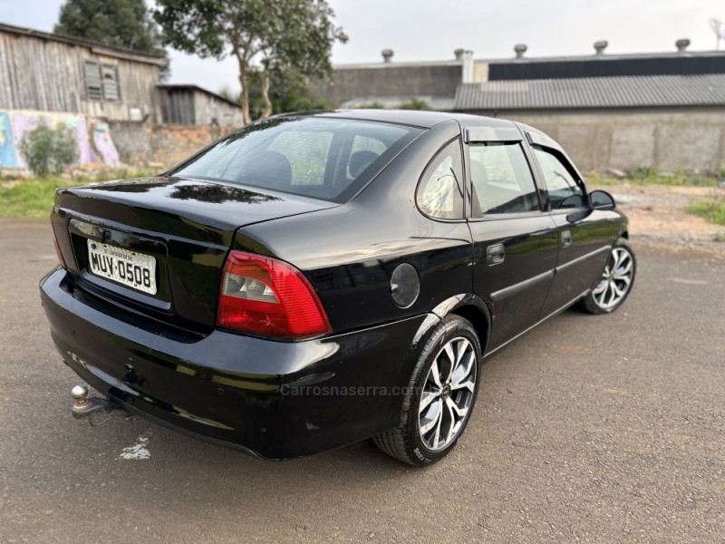 VECTRA 2.2 MPFI CHALLENGE 16V GASOLINA 4P MANUAL - 2000 - VACARIA