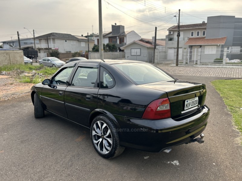 VECTRA 2.2 MPFI CHALLENGE 16V GASOLINA 4P MANUAL - 2000 - VACARIA