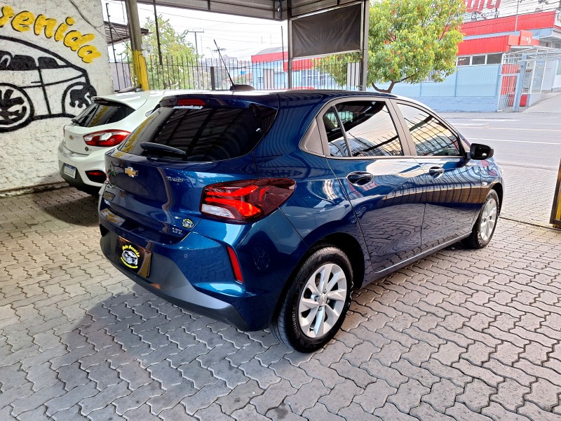 ONIX 1.0 LTZ 12V TURBO FLEX 4P MANUAL - 2022 - CAXIAS DO SUL