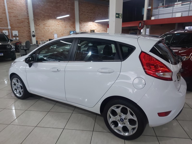 FIESTA 1.6 SE HATCH 16V FLEX 4P MANUAL - 2013 - FARROUPILHA