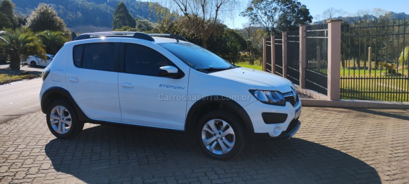 SANDERO 1.6 STEPWAY 16V FLEX 4P MANUAL - 2019 - NOVA PRATA