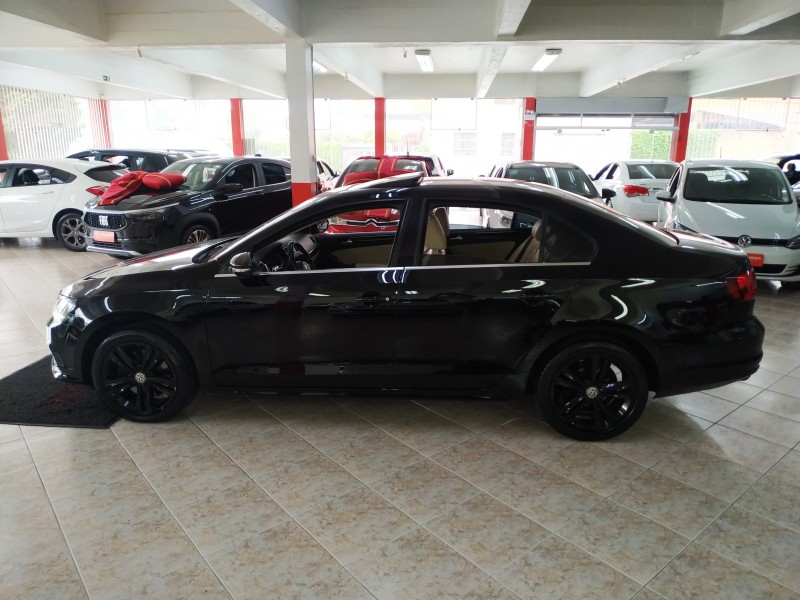 JETTA 2.0 TSI HIGHLINE 211CV GASOLINA 4P TIPTRONIC - 2017 - CAXIAS DO SUL