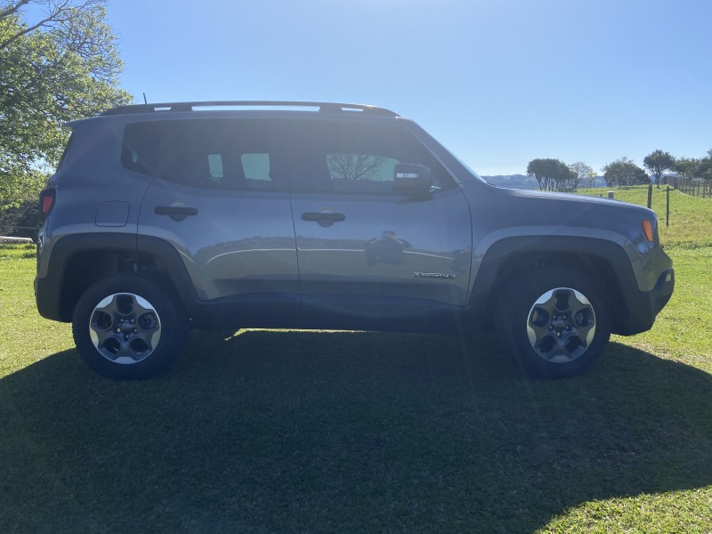 RENEGADE 2.0 16V CUSTOM 4X4 TURBO DIESEL 4P AUTOMÁTICA - 2018 - FARROUPILHA