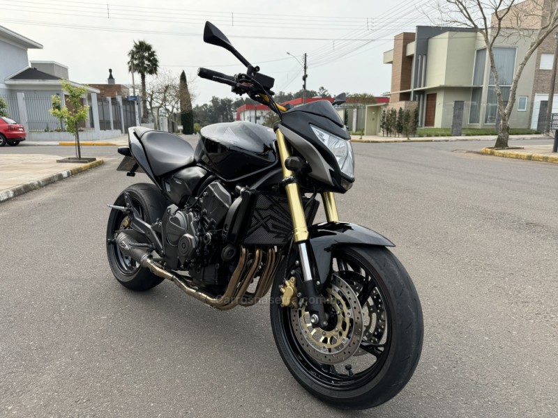 CB 600F HORNET - 2012 - BENTO GONçALVES