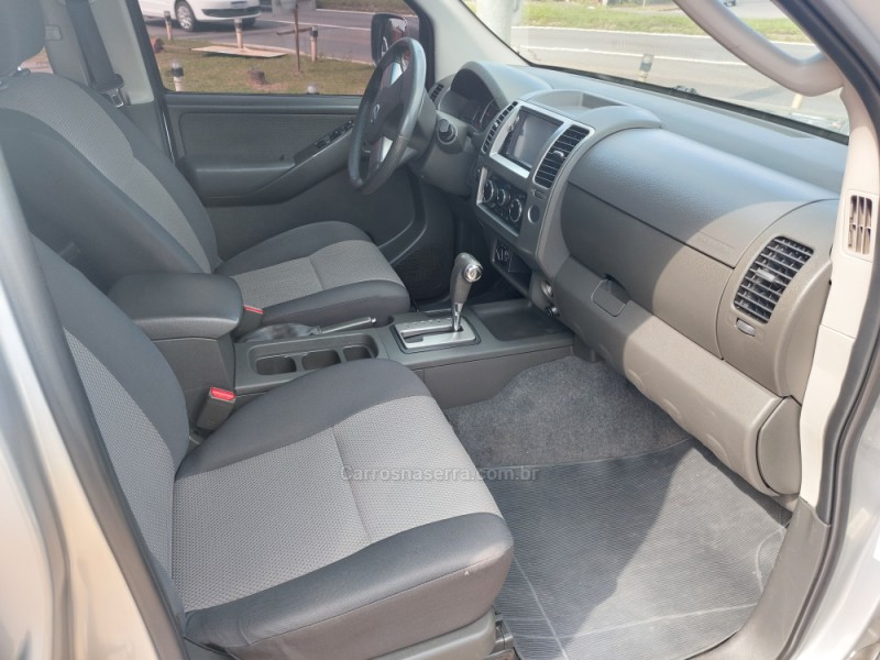 FRONTIER 2.5 SV ATTACK 4X4 CD TURBO ELETRONIC DIESEL 4P AUTOMÁTICO - 2015 - PORTãO