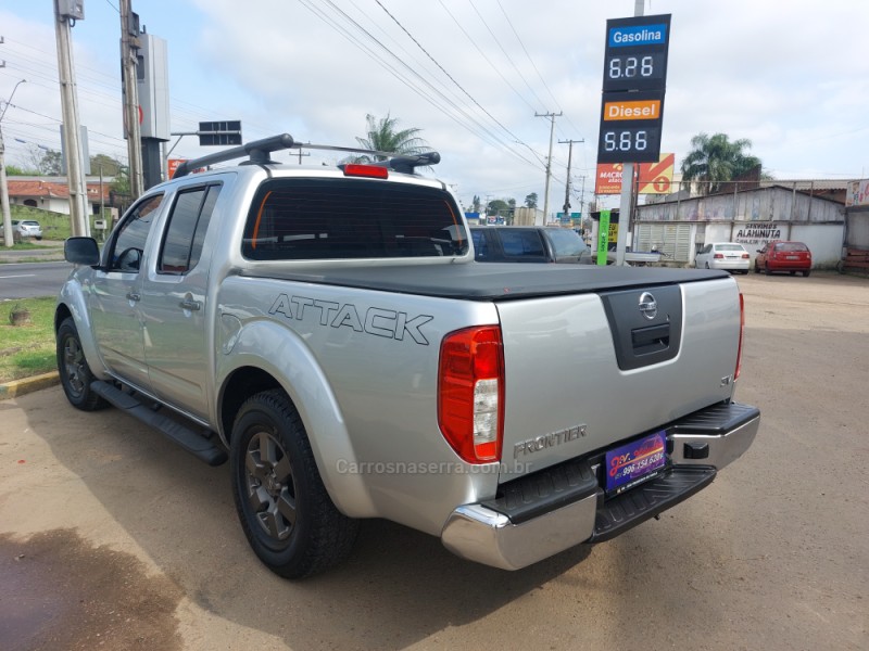 FRONTIER 2.5 SV ATTACK 4X4 CD TURBO ELETRONIC DIESEL 4P AUTOMÁTICO - 2015 - PORTãO