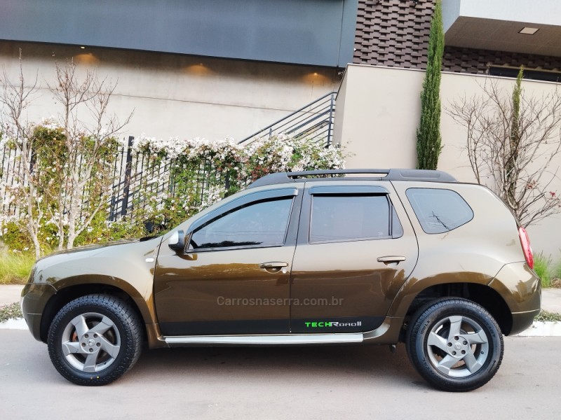 DUSTER 2.0 TECH ROAD 4X2 16V FLEX 4P AUTOMÁTICO - 2015 - FARROUPILHA