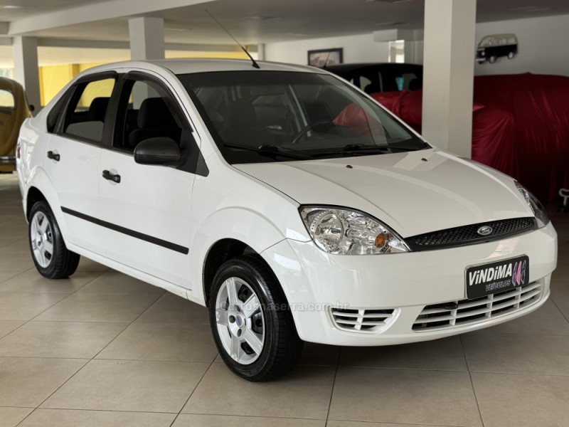 FIESTA 1.0 MPI STREET SEDAN 8V GASOLINA 4P MANUAL - 2005 - FLORES DA CUNHA