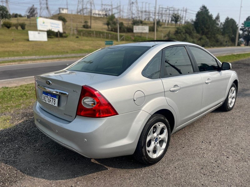 FOCUS 2.0 TITANIUM SEDAN 16V FLEX 4P AUTOMÁTICO - 2012 - FARROUPILHA