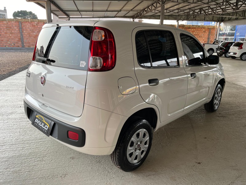 UNO 1.0 EVO VIVACE 8V FLEX 4P MANUAL - 2014 - VACARIA