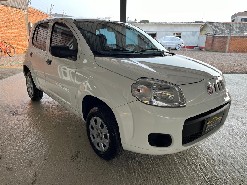 UNO 1.0 EVO VIVACE 8V FLEX 4P MANUAL - 2014 - VACARIA