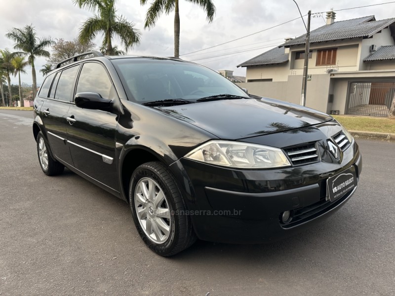 MÉGANE 1.6 DYNAMIQUE GRAND TOUR 16V FLEX 4P MANUAL - 2011 - SãO LEOPOLDO