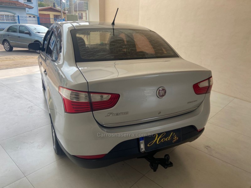 GRAND SIENA 1.4 MPI ATTRACTIVE 8V FLEX 4P MANUAL - 2013 - CANELA