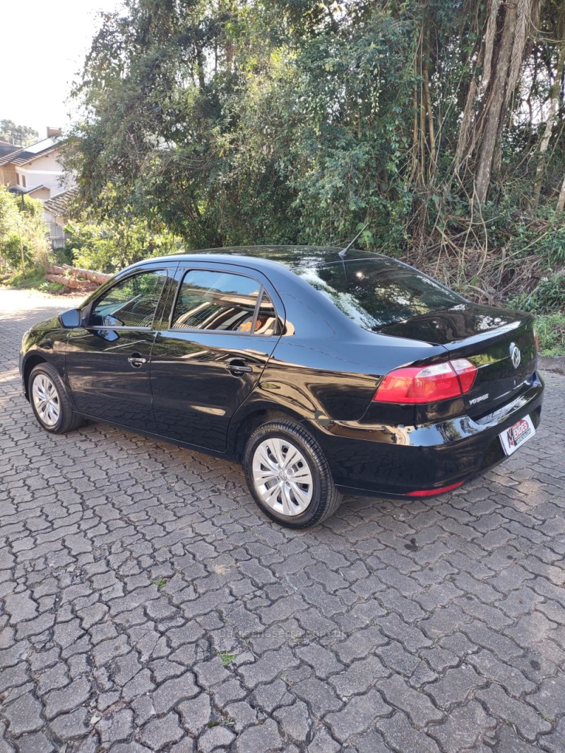 VOYAGE 1.6 MI 8V FLEX 4P MANUAL - 2022 - TRêS COROAS