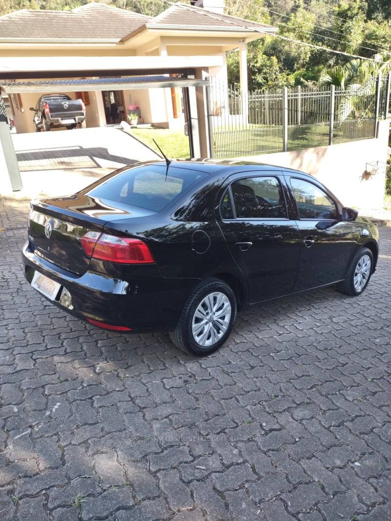 VOYAGE 1.6 MI 8V FLEX 4P MANUAL - 2022 - TRêS COROAS