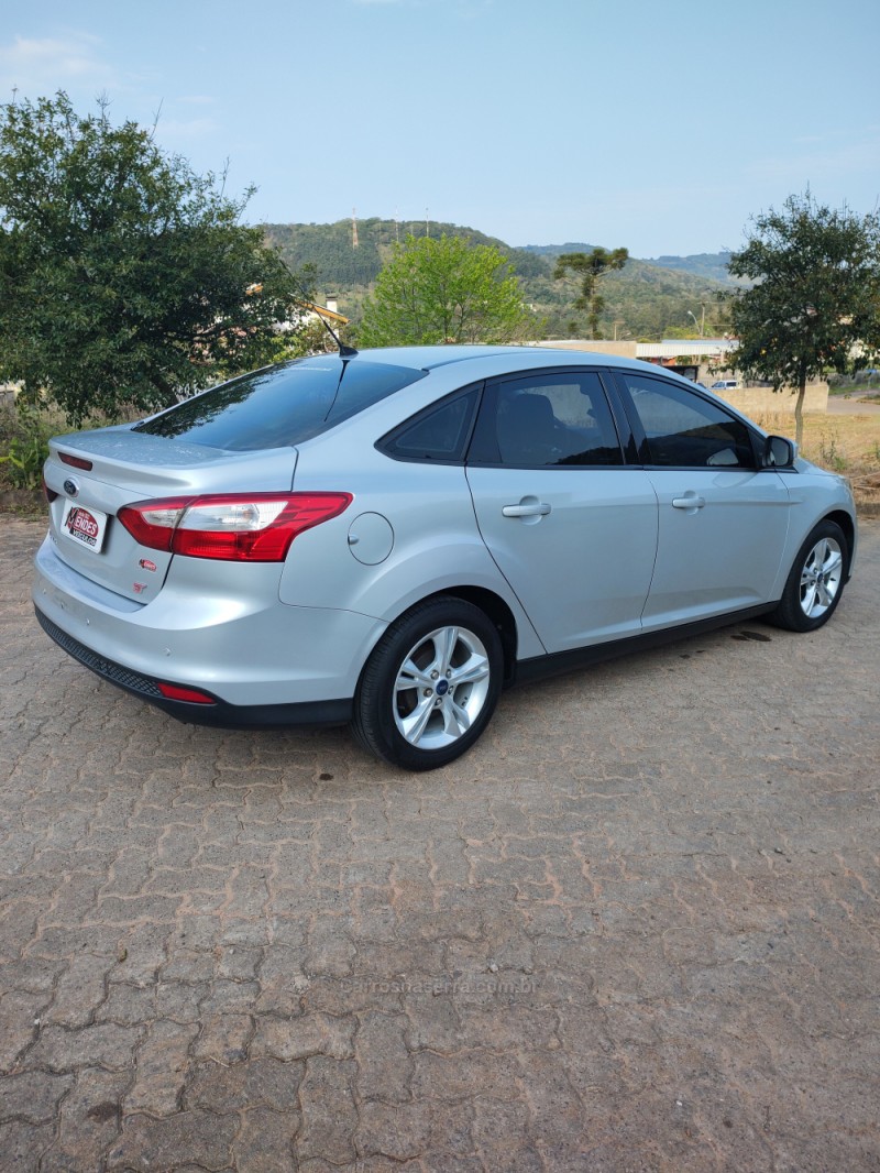 FOCUS 1.6 S 16V FLEX 4P MANUAL - 2015 - TRêS COROAS