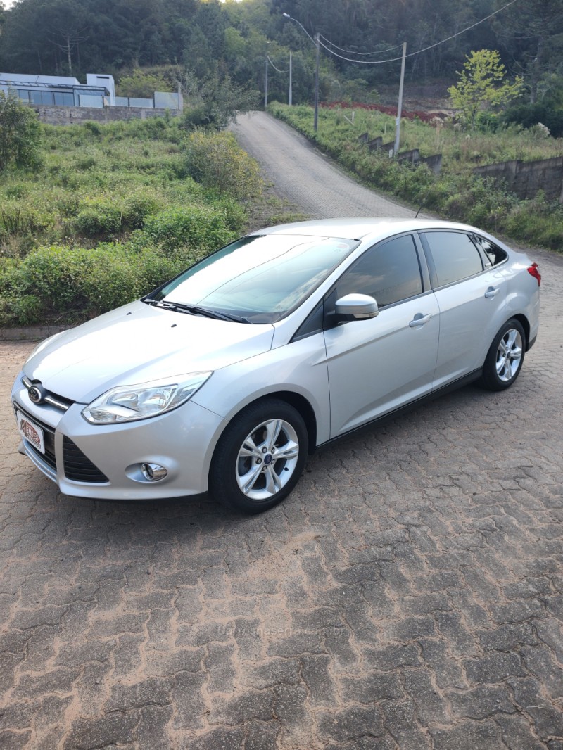 FOCUS 1.6 S 16V FLEX 4P MANUAL - 2015 - TRêS COROAS