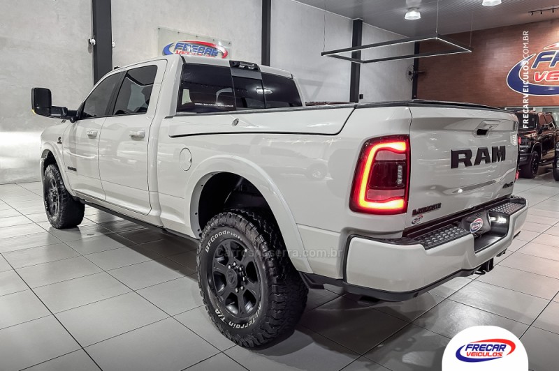 2500 LARAMIE 6.7 NIGHT ED TURBO CD 4X4 DIESEL 4P AUTOMÁTICO - 2022 - SARANDI