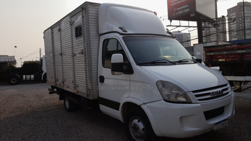 DAILY 55C16 CHASSI CABINE TURBO INTERCOOLER DIESEL 2P MANUAL - 2011 - CAXIAS DO SUL