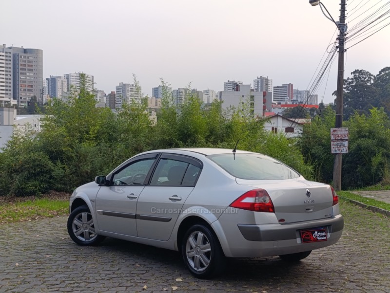 MÉGANE 1.6 DYNAMIQUE 16V FLEX 4P MANUAL - 2008 - CAXIAS DO SUL