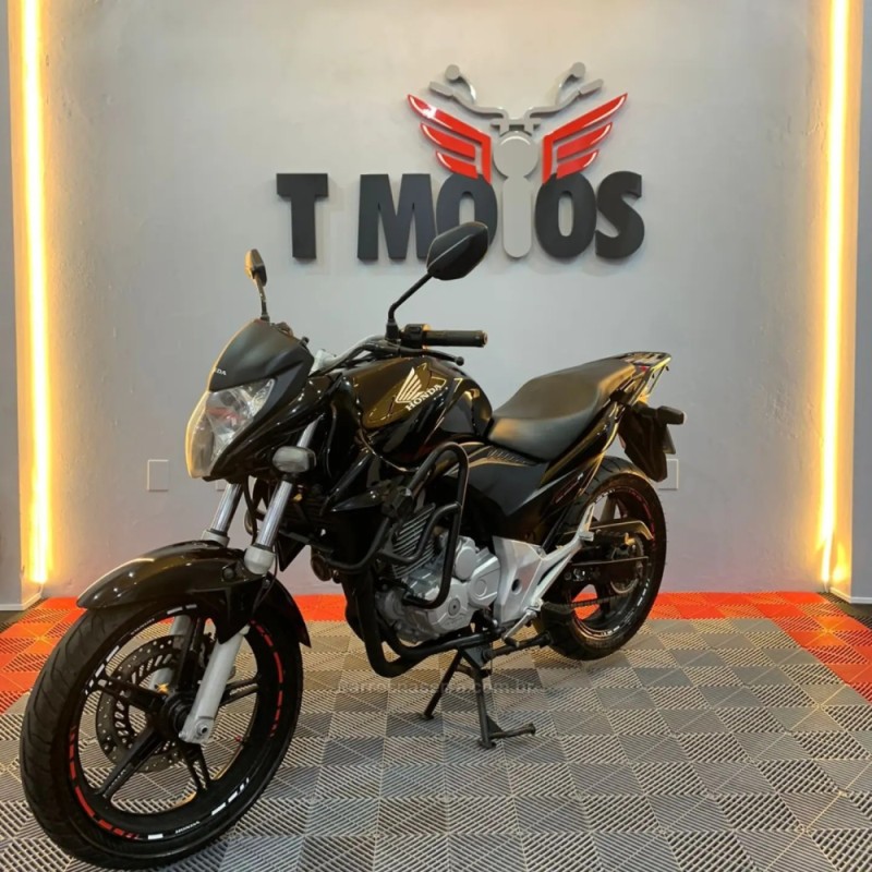 CB 300R  - 2013 - PORTãO