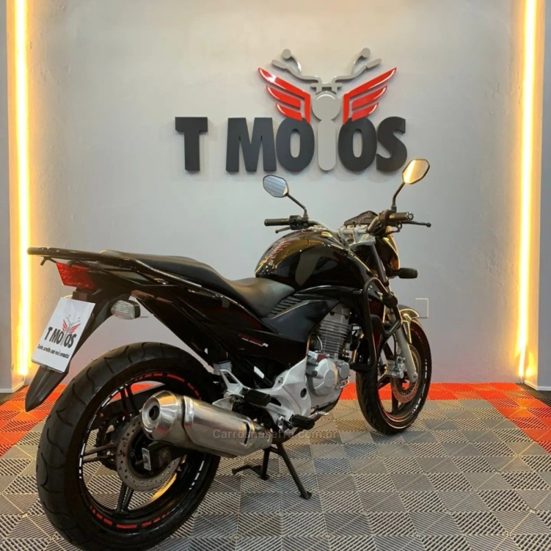 CB 300R  - 2013 - PORTãO