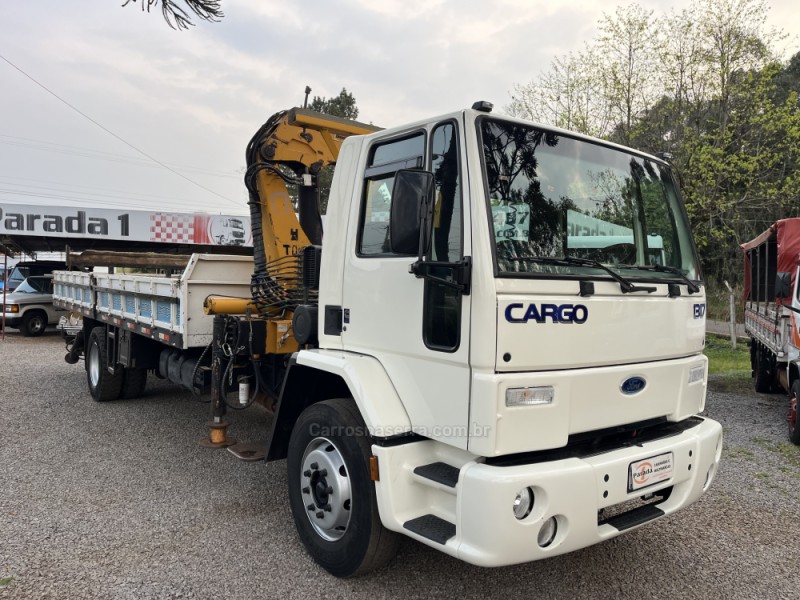 CARGO 1317 E T 2 EIXOS - 2004 - GUAPORé