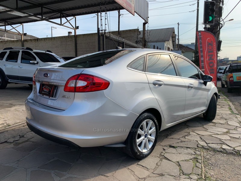 FIESTA 1.6 SE SEDAN 16V FLEX 4P MANUAL - 2011 - CAXIAS DO SUL