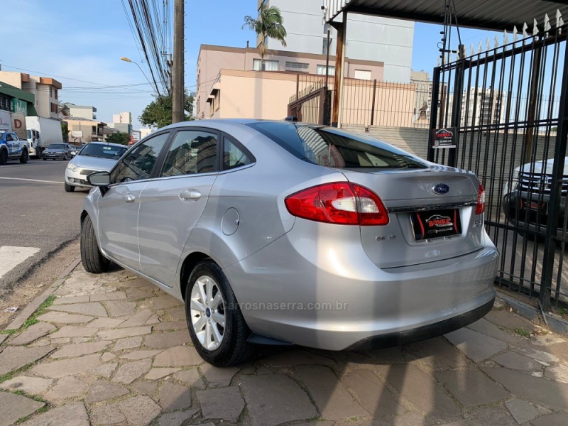 FIESTA 1.6 SE SEDAN 16V FLEX 4P MANUAL - 2011 - CAXIAS DO SUL