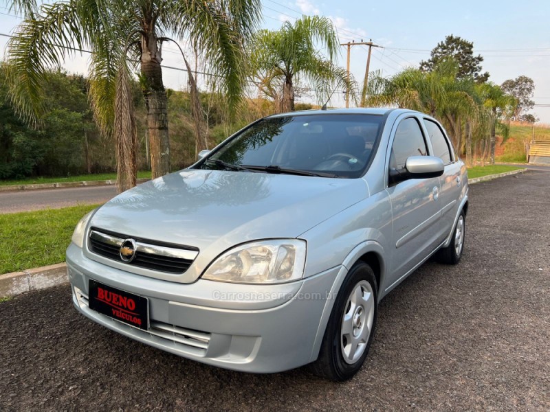 CORSA 1.4 MPFI PREMIUM 8V FLEX 4P MANUAL - 2011 - CAMPO BOM