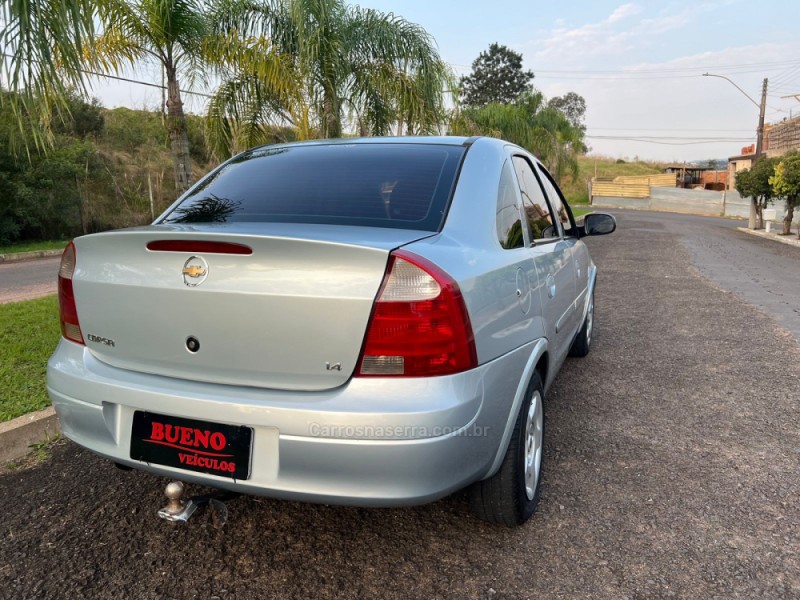 CORSA 1.4 MPFI PREMIUM 8V FLEX 4P MANUAL - 2011 - CAMPO BOM