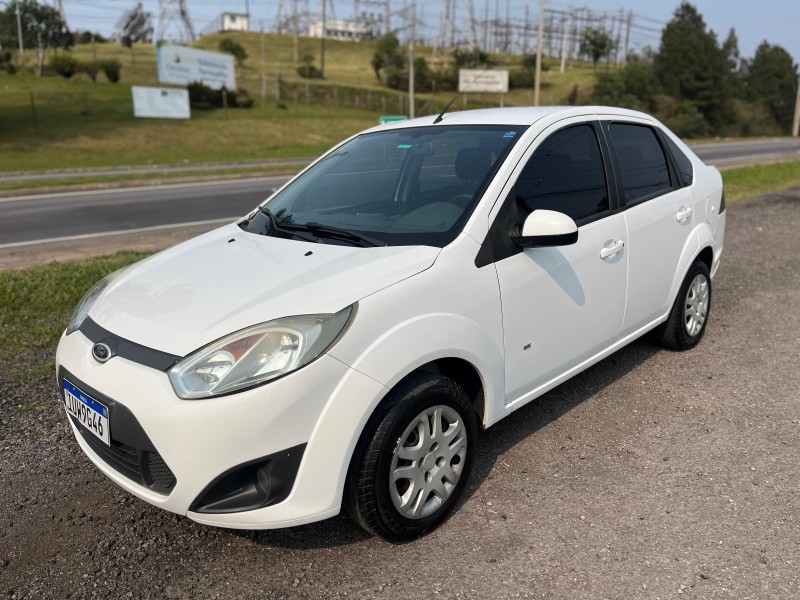 FIESTA 1.6 MPI SEDAN 8V FLEX 4P MANUAL - 2014 - FARROUPILHA