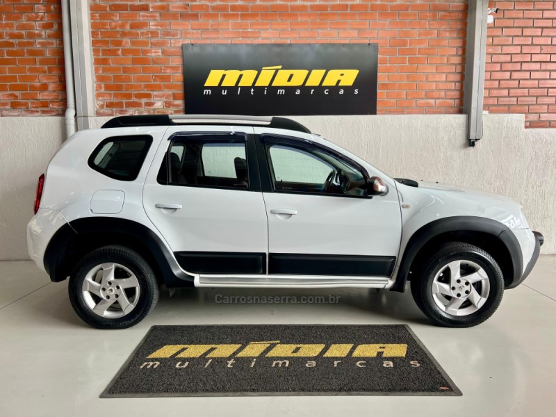 DUSTER 1.6 DYNAMIQUE 4X2 16V FLEX 4P MANUAL - 2014 - NOVO HAMBURGO