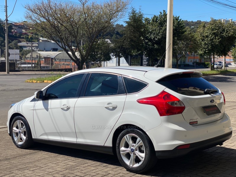 FOCUS 1.6 SE HATCH 16V FLEX 4P AUTOMÁTICO - 2015 - CAXIAS DO SUL