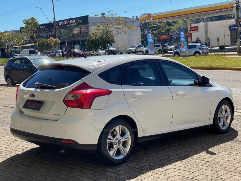 FOCUS 1.6 SE HATCH 16V FLEX 4P AUTOMÁTICO - 2015 - CAXIAS DO SUL