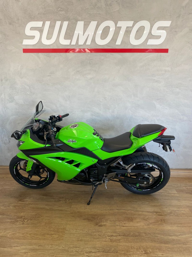 NINJA 300 ABS LIMITED EDITION - 2018 - PASSO FUNDO