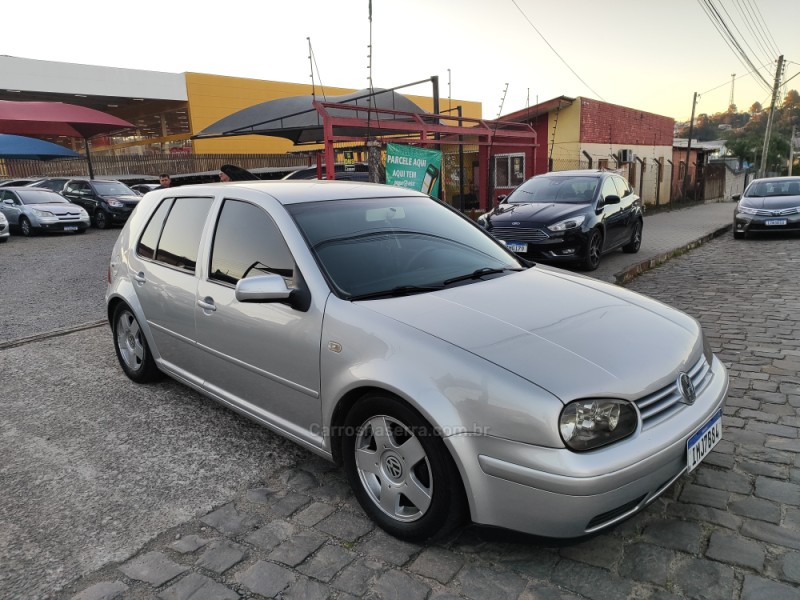 GOLF 1.6 MI BLACK & SILVER 8V GASOLINA 4P MANUAL