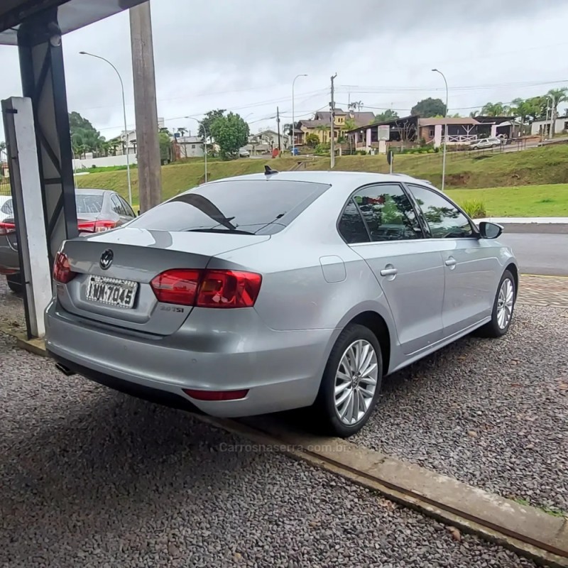 JETTA 2.0 TSI HIGHLINE 211CV GASOLINA 4P TIPTRONIC - 2014 - BOM PRINCíPIO