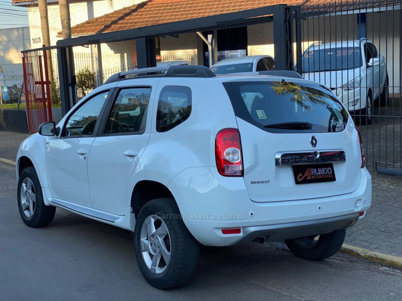 DUSTER 1.6 DYNAMIQUE 4X2 16V FLEX 4P MANUAL - 2014 - PAROBé