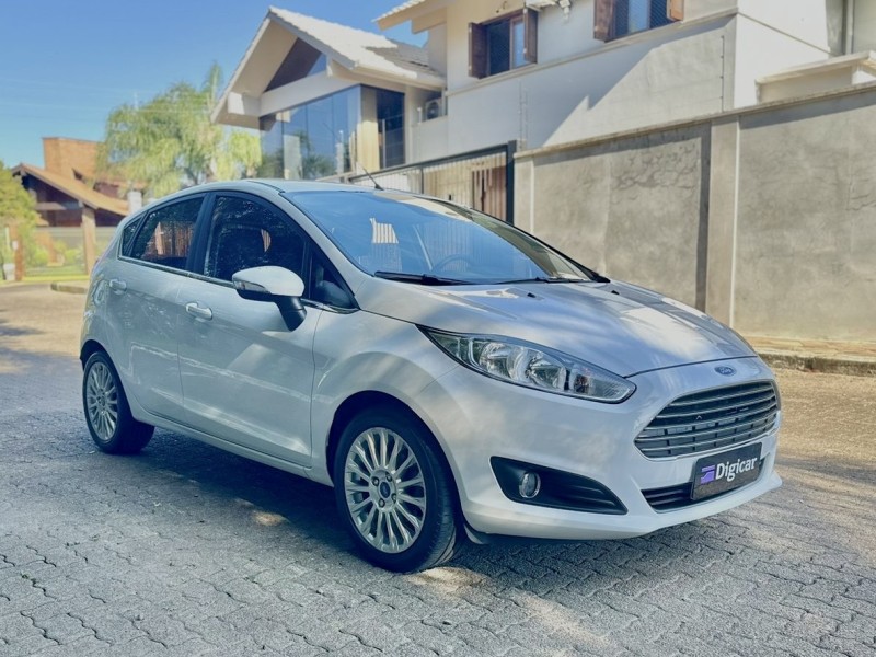 FIESTA 1.6 TITANIUM PLUS HATCH 16V FLEX 4P AUTOMÁTICO - 2016 - LAJEADO